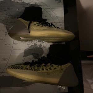 Yeezy knit basketball shoe